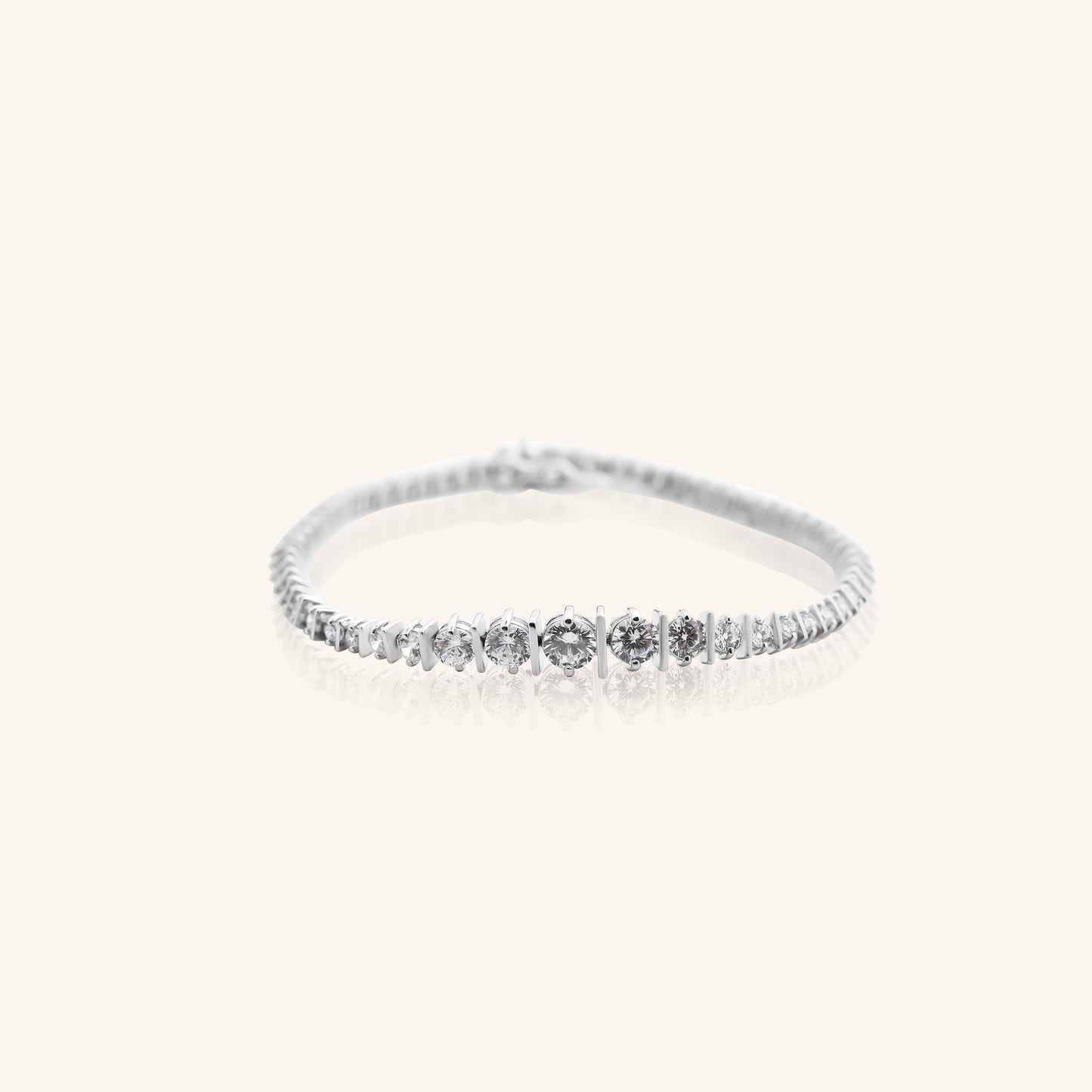 Round Diamond Tennis Slow Fast